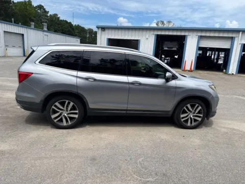 More photos of 2017 Honda Pilot Touring at Automaxx of the Carolinas, SC