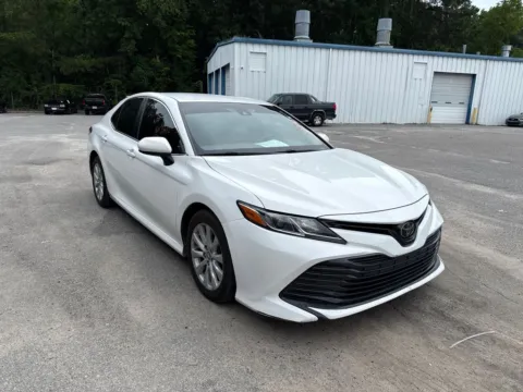 White 2018 Toyota Camry LE for sale in Summerville, SC