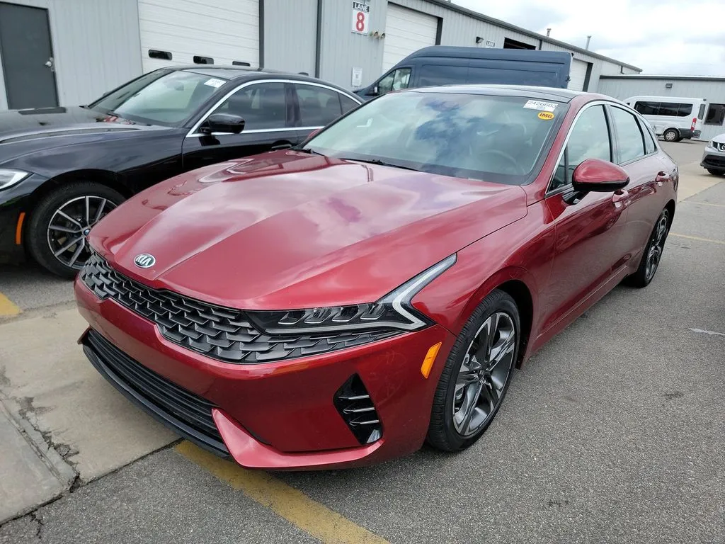 2021 Kia Optima EX FWD's photo