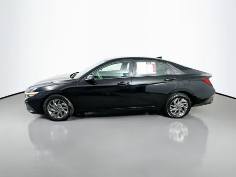 More photos of 2024 Hyundai Elantra SEL at Automaxx of the Carolinas, SC