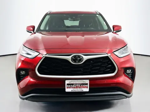 Photos of 2021 Toyota Highlander XLE for sale in Summerville, SC at Automaxx of the Carolinas