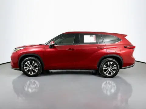 More photos of 2021 Toyota Highlander XLE at Automaxx of the Carolinas, SC
