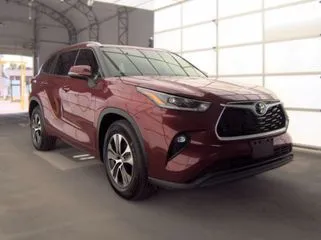 Photos of 2021 Toyota Highlander XLE for sale in Summerville, SC at Automaxx of the Carolinas