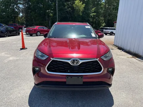 Photos of 2021 Toyota Highlander XLE for sale in Summerville, SC at Automaxx of the Carolinas