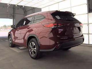 Another view of 2021 Toyota Highlander XLE for sale in Summerville, SC at Automaxx of the Carolinas