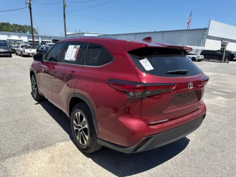 More photos of 2021 Toyota Highlander XLE at Automaxx of the Carolinas, SC