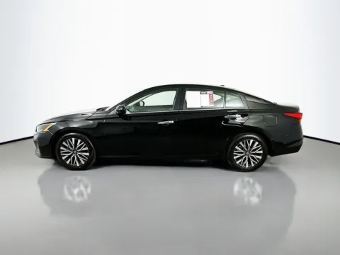 More photos of 2023 Nissan Altima 2.5 SV at Automaxx of the Carolinas, SC
