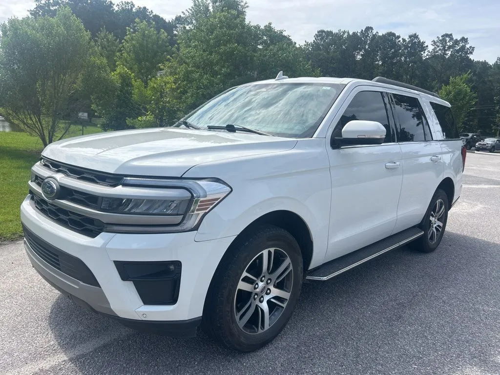 White 2023 Ford Expedition XLT for sale in Summerville, SC