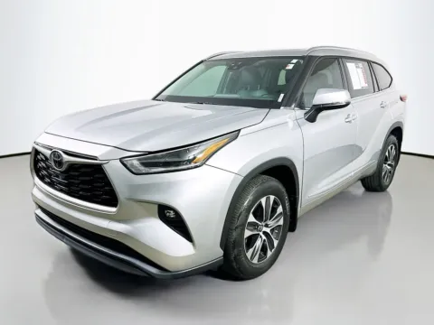 Another view of 2021 Toyota Highlander XLE for sale in Summerville, SC at Automaxx of the Carolinas