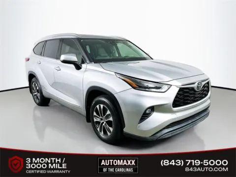 Silver 2021 Toyota Highlander XLE for sale in Summerville, SC