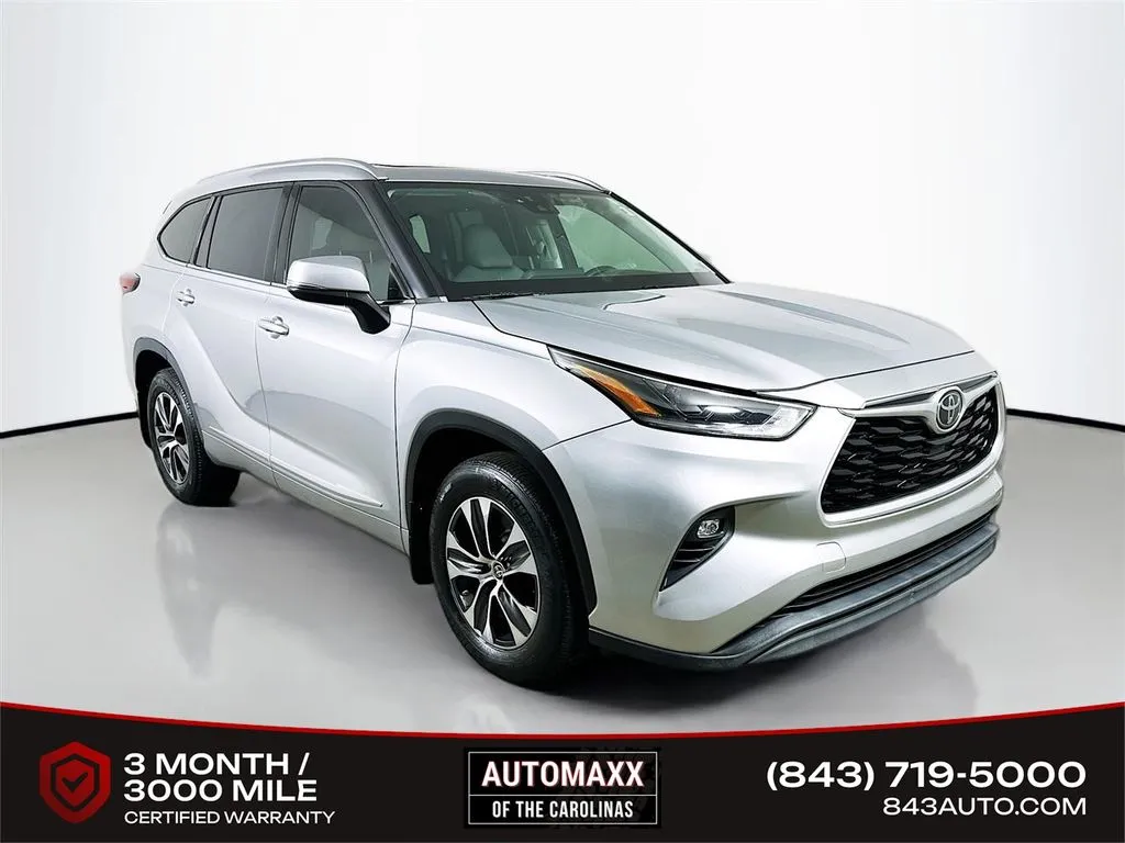 Silver 2021 Toyota Highlander XLE for sale in Summerville, SC