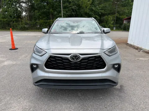 Another view of 2021 Toyota Highlander XLE for sale in Summerville, SC at Automaxx of the Carolinas