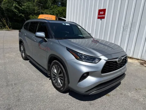 Silver 2020 Toyota Highlander Platinum for sale in Summerville, SC