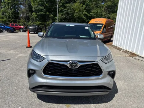 Photos of 2020 Toyota Highlander Platinum for sale in Summerville, SC at Automaxx of the Carolinas