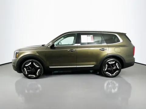 More photos of 2025 Kia Telluride S at Automaxx of the Carolinas, SC
