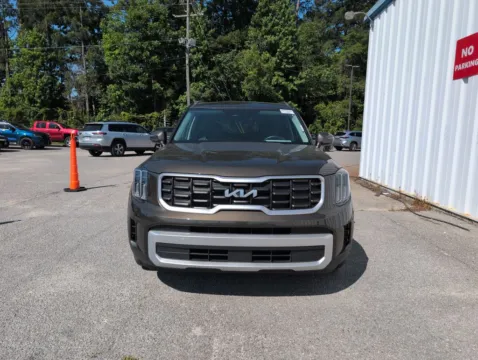 Photos of 2025 Kia Telluride S for sale in Summerville, SC at Automaxx of the Carolinas
