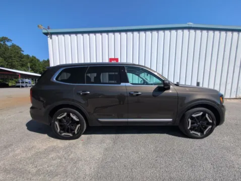 More photos of 2025 Kia Telluride S at Automaxx of the Carolinas, SC
