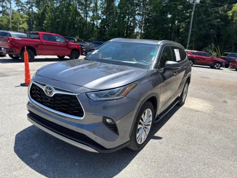 Another view of 2023 Toyota Highlander Platinum for sale in Summerville, SC at Automaxx of the Carolinas