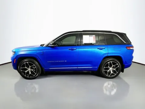 More photos of 2022 Jeep Grand Cherokee Summit Reserve 4xe at Automaxx of the Carolinas, SC