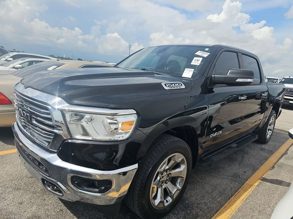 2019 RAM 1500 Big Horn/Lone Star 4x4 Crew Cab 5'7's photo