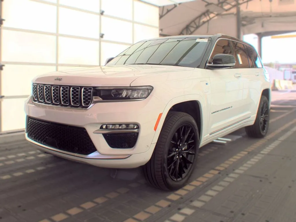 2022 Jeep Grand Cherokee Summit Reserve 4xe 4x4's photo