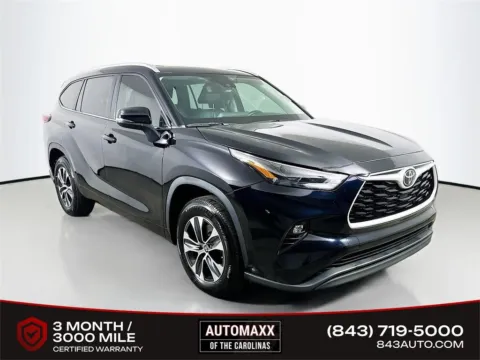 Black 2023 Toyota Highlander XLE for sale in Summerville, SC