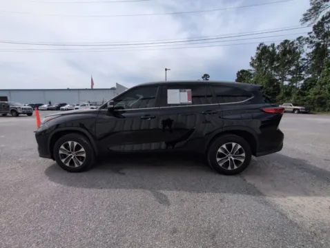 More photos of 2023 Toyota Highlander XLE at Automaxx of the Carolinas, SC