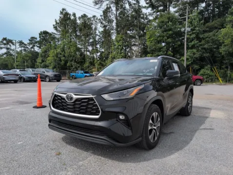 More photos of 2023 Toyota Highlander XLE at Automaxx of the Carolinas, SC