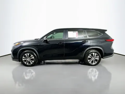 More photos of 2023 Toyota Highlander XLE at Automaxx of the Carolinas, SC
