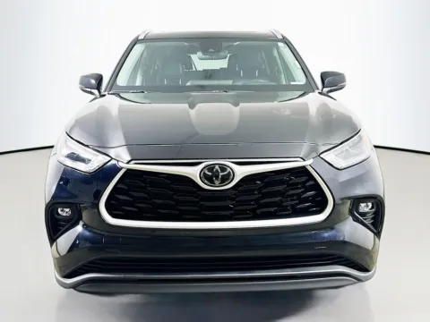 Photos of 2023 Toyota Highlander XLE for sale in Summerville, SC at Automaxx of the Carolinas