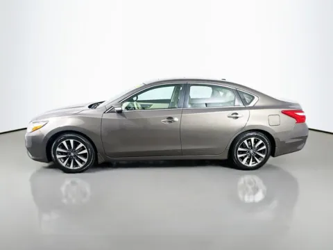 More photos of 2016 Nissan Altima 2.5 SV at Automaxx of the Carolinas, SC