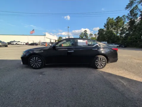 More photos of 2023 Nissan Altima 2.5 SV at Automaxx of the Carolinas, SC