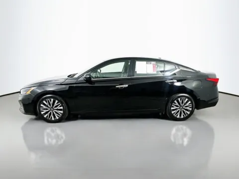 More photos of 2023 Nissan Altima 2.5 SV at Automaxx of the Carolinas, SC