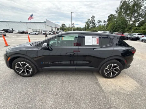More photos of 2025 Chevrolet Equinox EV LT at Automaxx of the Carolinas, SC