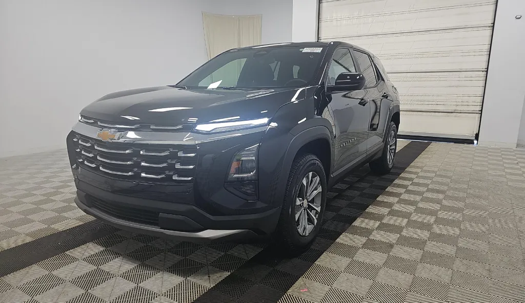 Black 2026 Chevrolet Equinox LT for sale in Summerville, SC