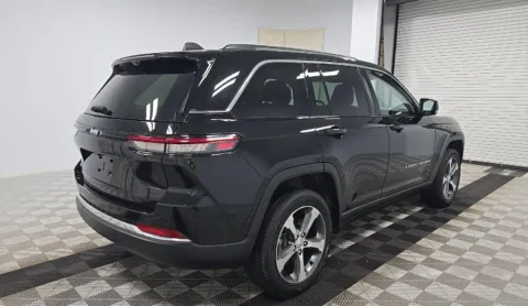 More photos of 2023 Jeep Grand Cherokee 4xe at Automaxx of the Carolinas, SC