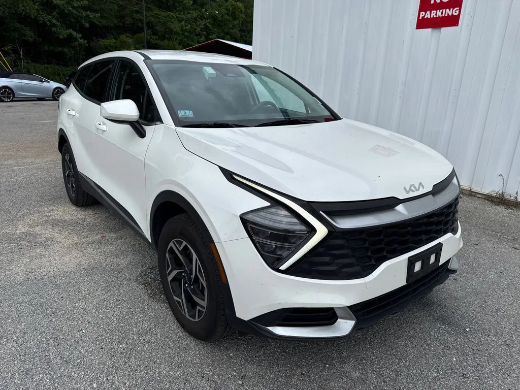 White 2024 Kia Sportage LX for sale in Summerville, SC