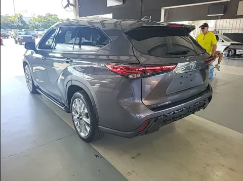 Another view of 2023 Toyota Highlander Limited for sale in Summerville, SC at Automaxx of the Carolinas