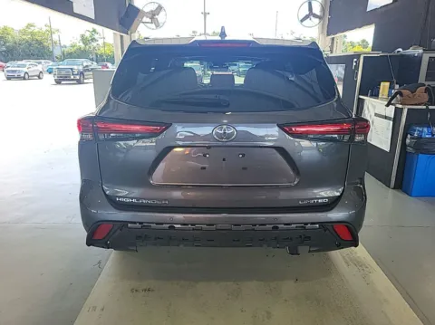 More photos of 2023 Toyota Highlander Limited at Automaxx of the Carolinas, SC