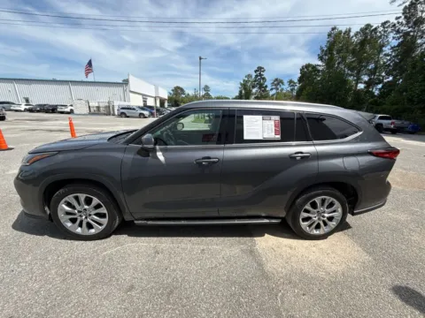 More photos of 2023 Toyota Highlander Limited at Automaxx of the Carolinas, SC