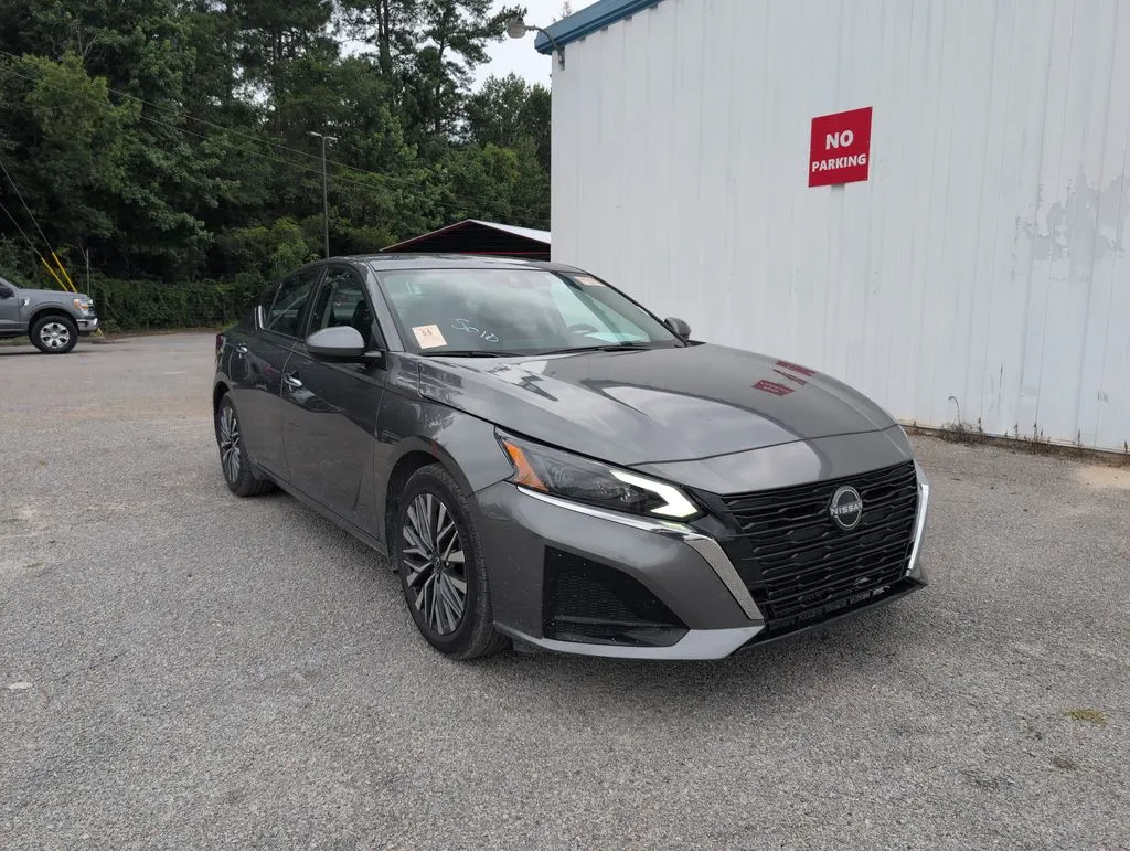 Gray 2023 Nissan Altima 2.5 SV for sale in Summerville, SC