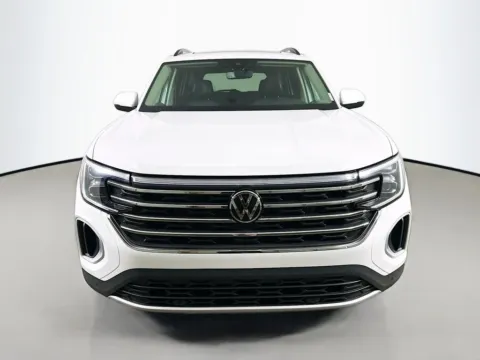 Photos of 2024 Volkswagen Atlas 2.0T SE w/Technology for sale in Summerville, SC at Automaxx of the Carolinas