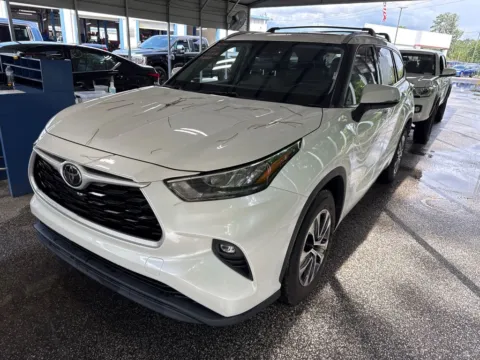 More photos of 2020 Toyota Highlander XLE at Automaxx of the Carolinas, SC