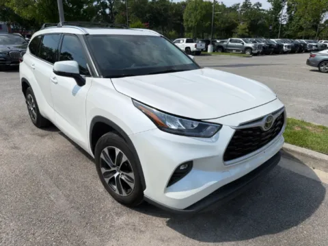 White 2021 Toyota Camry SE for sale in Summerville, SC
