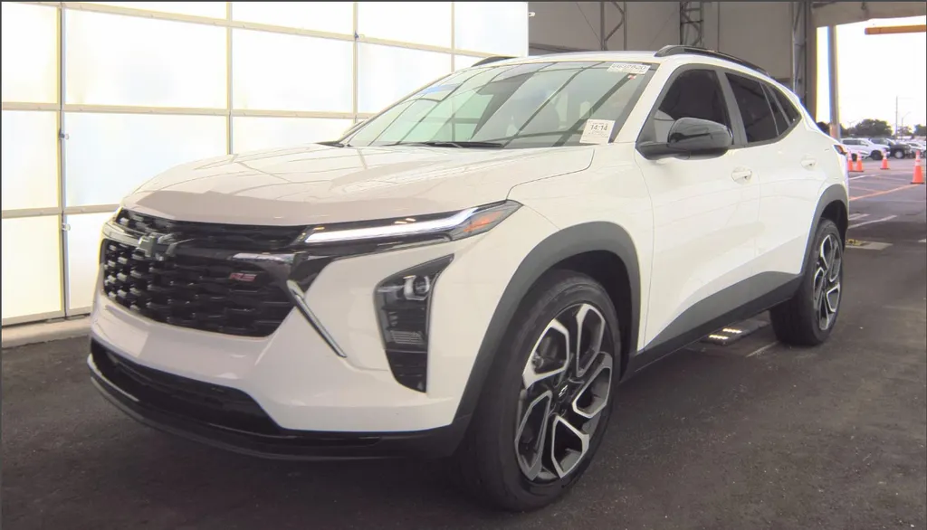 White 2025 Chevrolet Trax 2RS for sale in Summerville, SC