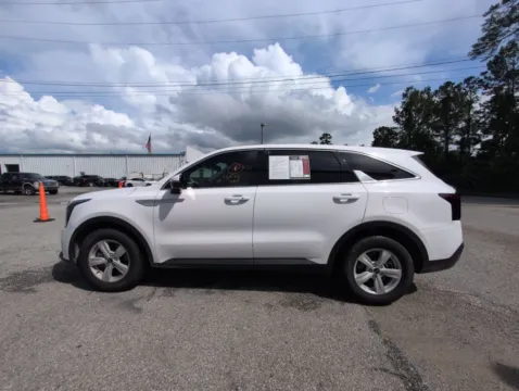 More photos of 2025 Kia Sorento LX at Automaxx of the Carolinas, SC