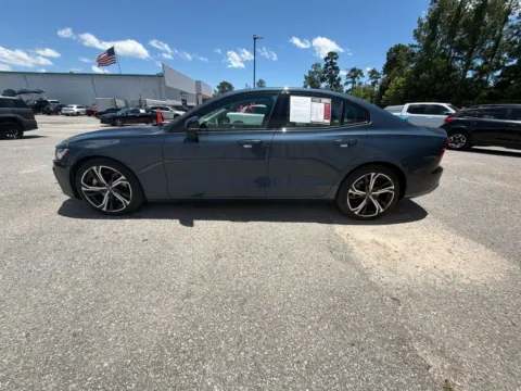 More photos of 2024 Volvo S60 B5 Plus Dark Theme at Automaxx of the Carolinas, SC
