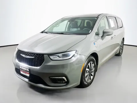 Another view of 2022 Chrysler Pacifica Hybrid Touring L for sale in Summerville, SC at Automaxx of the Carolinas