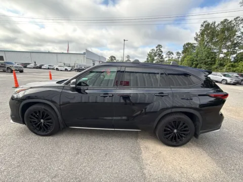 More photos of 2024 Toyota Highlander XSE at Automaxx of the Carolinas, SC