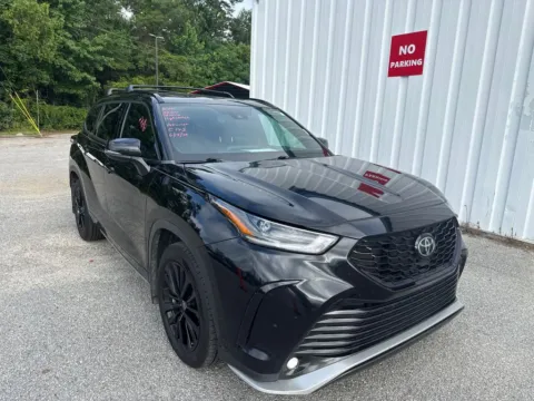 Black 2024 Toyota Highlander XSE for sale in Summerville, SC